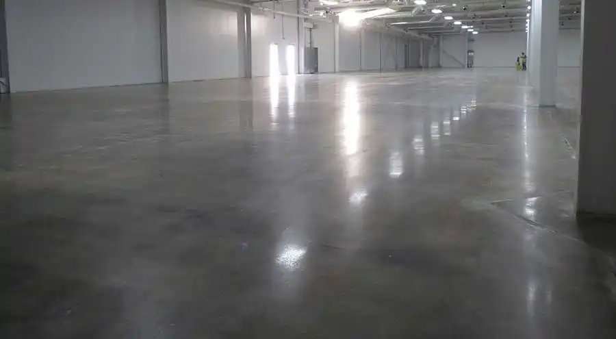 Microcemento garaje en Burgos